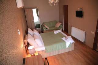 Отель Hotel Luxor Тбилиси Двухместный номер Делюкс с 1 кроватью и балконом-4