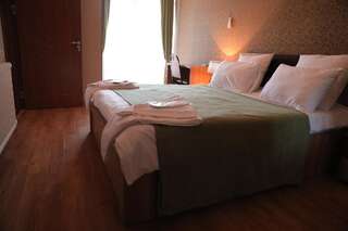 Отель Hotel Luxor Тбилиси Двухместный номер Делюкс с 1 кроватью и балконом-7